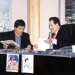 Cuando Óscar González Loyo ganó en el 2000, el premio Eisner (equivalente al Oscar en el mundo de los comics), por su participación en el cómic Bart Simpson's treehouse of Horror # 5, lo entrevistaron en los Angeles California en el programa "Santana Live".